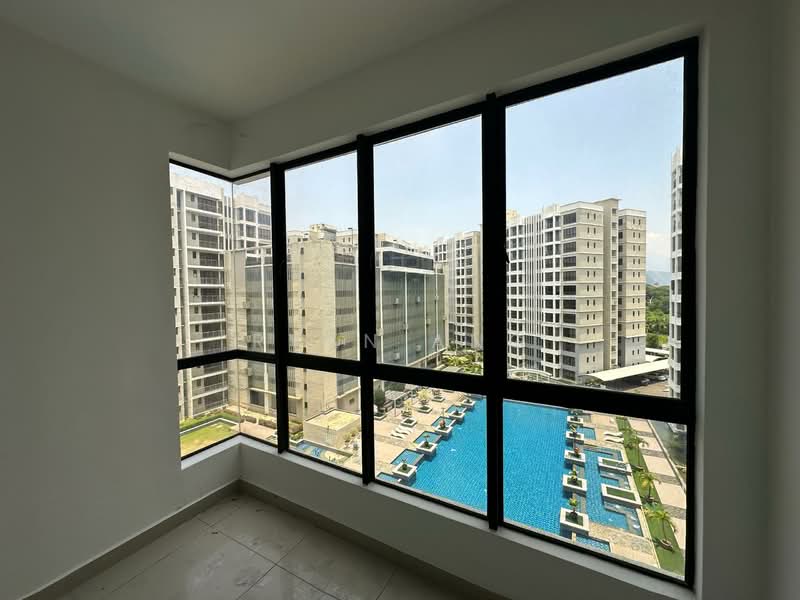 Kondominium untuk Dijual di Upper East @ Tiger Lane - Ryan Ang - Master Bedroom Swimming Pool View - PropertyGuru.com.my