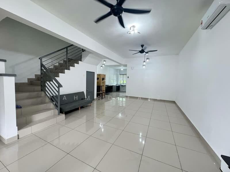 Terraced House for Rent in Shah Alam (Selangor) - Ahmad Faiz - Living Room - PropertyGuru.com.my