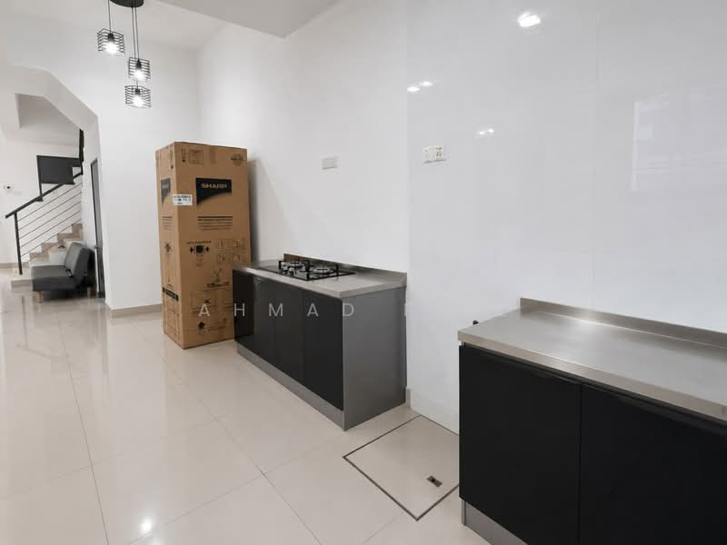 Terraced House for Rent in Shah Alam (Selangor) - Ahmad Faiz - Kitchen - PropertyGuru.com.my