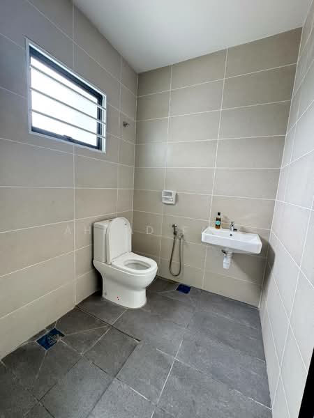 Terraced House for Rent in Shah Alam (Selangor) - Ahmad Faiz - Bathroom - PropertyGuru.com.my