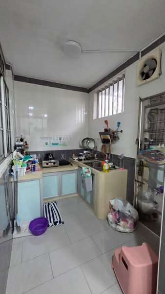 Rumah Teres 1 Tingkat untuk Dijual di Taman Rinting (Masai) - Max Keng - Kitchen - PropertyGuru.com.my