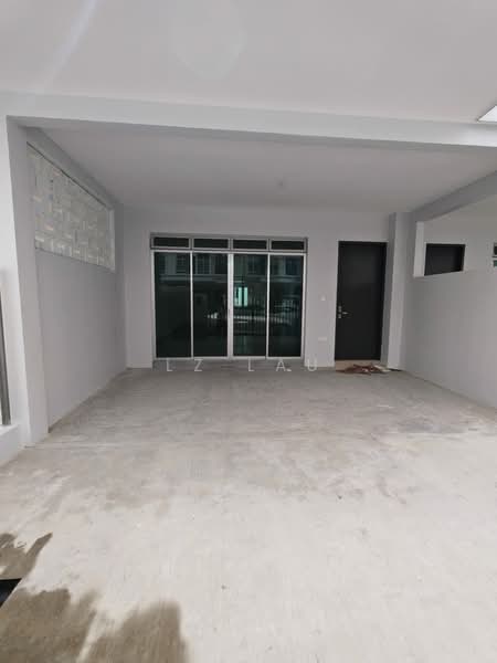 Rumah Teres untuk Dijual di Bandar Dato Onn (Tebrau) - LZ Lau - Entrance - PropertyGuru.com.my