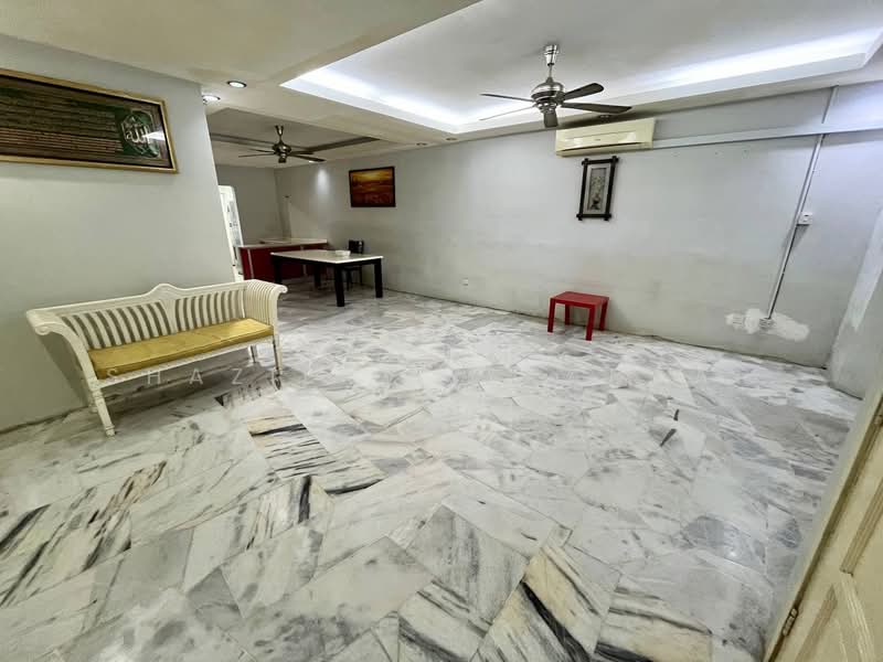 2-storey Terraced House for Sale in Taman Gombak Ria (Batu Caves) - Shaziery Iskandar - Living Room - PropertyGuru.com.my