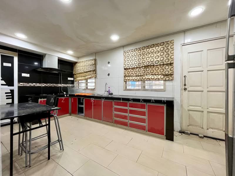 2-storey Terraced House for Sale in Taman Gombak Ria (Batu Caves) - Shaziery Iskandar - Kitchen - PropertyGuru.com.my