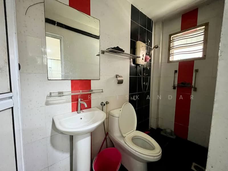 2-storey Terraced House for Sale in Taman Gombak Ria (Batu Caves) - Shaziery Iskandar - Bathroom - PropertyGuru.com.my