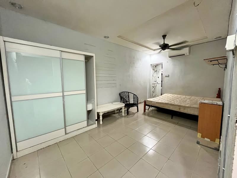 2-storey Terraced House for Sale in Taman Gombak Ria (Batu Caves) - Shaziery Iskandar - Bedroom - PropertyGuru.com.my