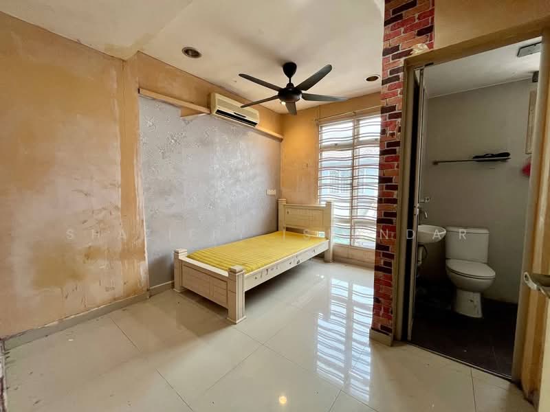 2-storey Terraced House for Sale in Taman Gombak Ria (Batu Caves) - Shaziery Iskandar - PropertyGuru.com.my