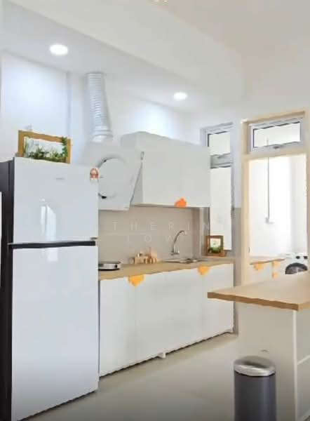 Service Residence for Sale at Centra Residences - Katherine Low - Kitchen - PropertyGuru.com.my
