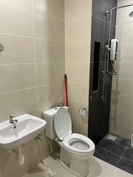 Service Residence for Rent at Pacific Star - Ally Lee - Bathroom - PropertyGuru.com.my
