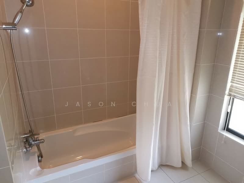 Rumah Teres 2 Tingkat untuk Disewa di Leisure Farm (Gelang Patah) - Jason Chua - Bathroom - PropertyGuru.com.my