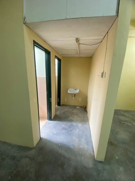 Shop / Office for Rent in Jalan Klang Lama (Old Klang Road) (Kuala Lumpur) - Lesli Yim - Interior - PropertyGuru.com.my