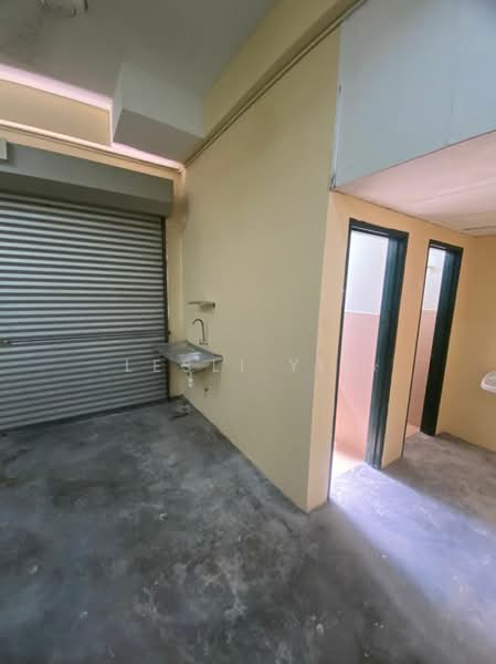 Shop / Office for Rent in Jalan Klang Lama (Old Klang Road) (Kuala Lumpur) - Lesli Yim - Interior - PropertyGuru.com.my