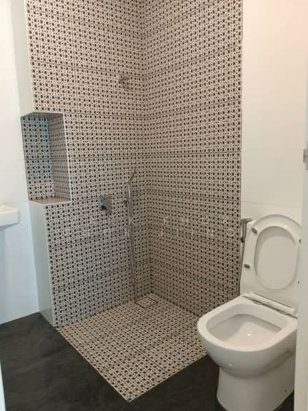 Semi-Detached House for Sale in Setia Alam (Selangor) - Jack Khor Phor Jiing - Bathroom - PropertyGuru.com.my