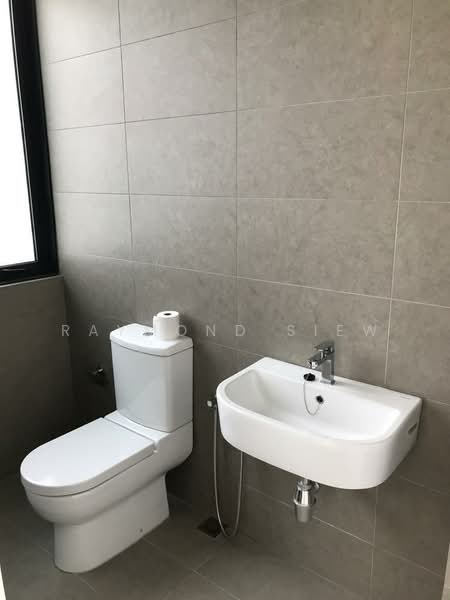 Service Residence for Sale at H2O Residences - Raymond Siew - Bathroom - PropertyGuru.com.my