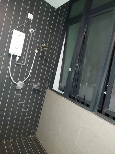 Service Residence for Sale at H2O Residences - Raymond Siew - Bathroom - PropertyGuru.com.my