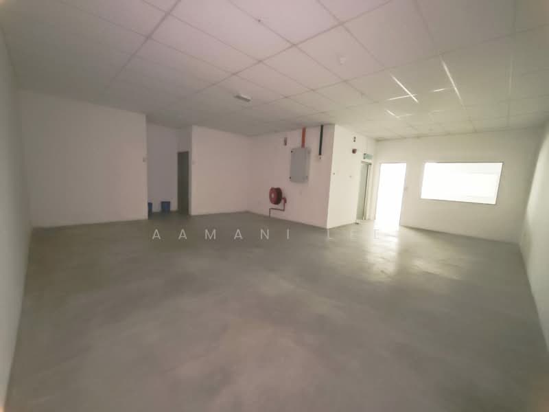 Factory for Rent in Taman Perindustrian Cemerlang (Ulu Tiram) - Aamani Lee - Interior - PropertyGuru.com.my