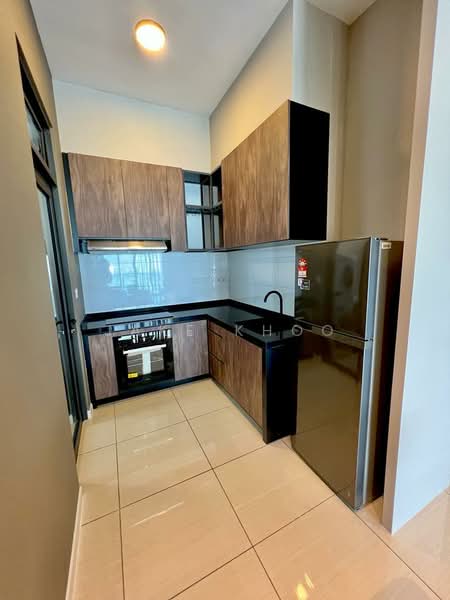 Kondominium untuk Disewa di Queens Residences Q1 @ Queens Waterfront - Jake Khoo - Kitchen - PropertyGuru.com.my