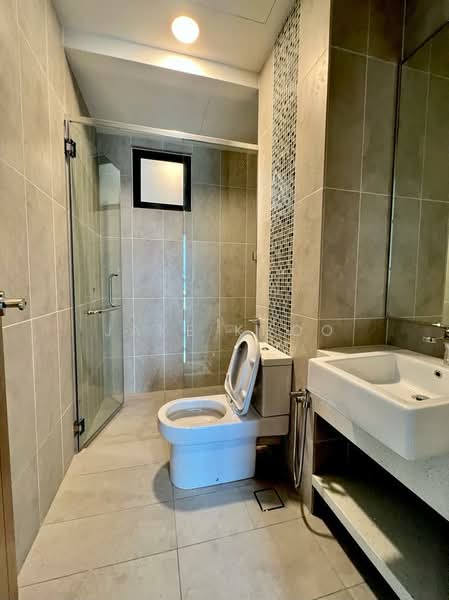 Kondominium untuk Disewa di Queens Residences Q1 @ Queens Waterfront - Jake Khoo - Bathroom - PropertyGuru.com.my