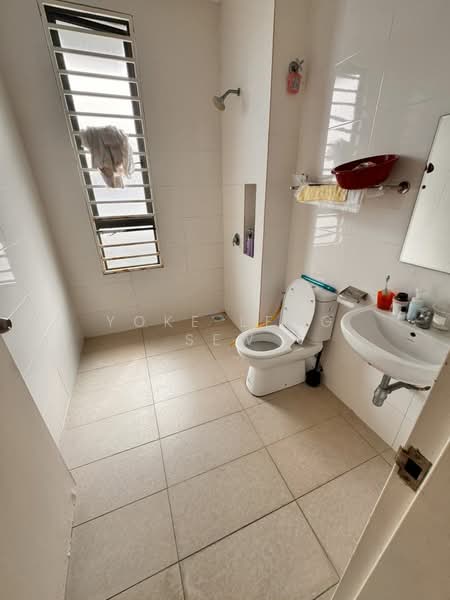 3-storey Terraced House for Sale in Taman Putra Prima (Puchong) - Yoke Leng Sew - Bathroom - PropertyGuru.com.my