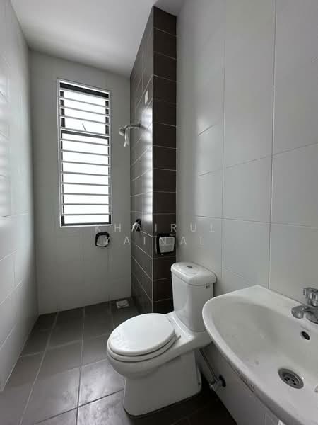 Rumah Berkembar untuk Dijual di Setia Ecohill (Semenyih) - Khairul Zainal - Bathroom - PropertyGuru.com.my