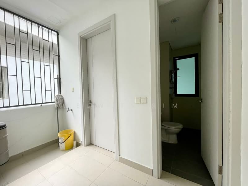 Condominium for Sale at The LIGHT COLLECTION II - Welwits Sim - Bathroom - PropertyGuru.com.my
