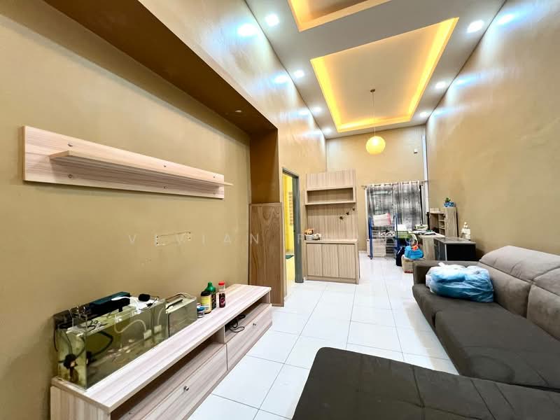 Rumah Teres 1 Tingkat untuk Dijual di Taman Chemor Idaman (Chemor) - Vivian Foong - Living Room - PropertyGuru.com.my