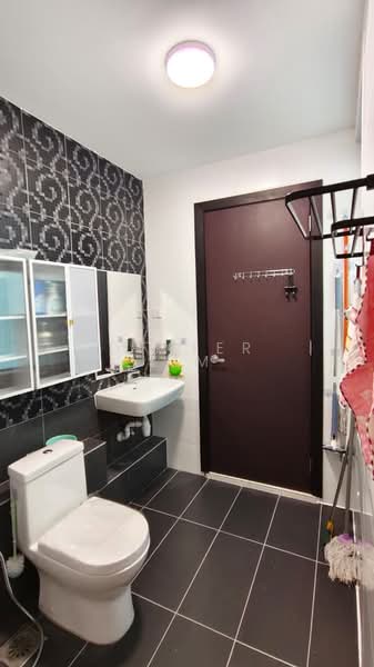 Servis Apartment untuk Disewa di Wave @ Marina Cove - Dexter Lim - Bathroom - PropertyGuru.com.my