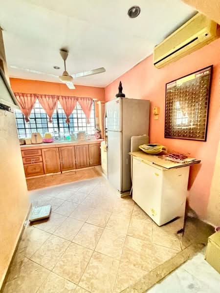 Rumah Teres 2 Tingkat untuk Dijual di Subang Jaya (Selangor) - Rohana Ishak - Kitchen - PropertyGuru.com.my