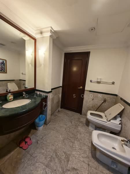 Servis Apartment untuk Dijual di Berjaya Times Square - Candy Soon - Bathroom - PropertyGuru.com.my