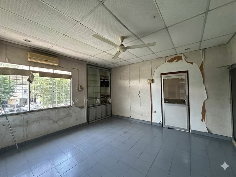Terrace Factory for Sale in Kawasan Perindustrian Ringan Bercham (Ipoh) - Ryan Ang - Office View 2 - PropertyGuru.com.my