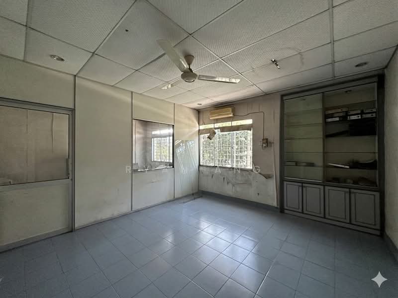 Terrace Factory for Sale in Kawasan Perindustrian Ringan Bercham (Ipoh) - Ryan Ang - Office View 4 - PropertyGuru.com.my