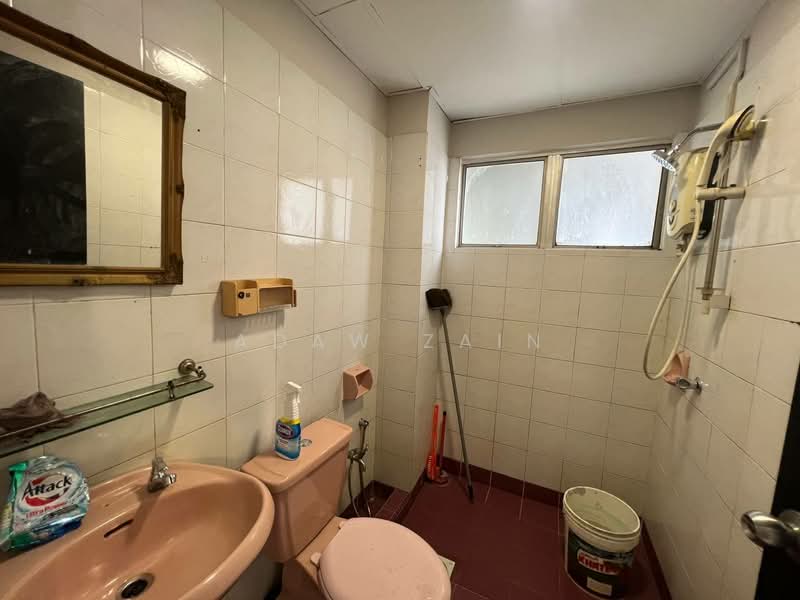 Kondominium untuk Disewa di Kemuncak Shah Alam - Adaw Zain - Bathroom - PropertyGuru.com.my