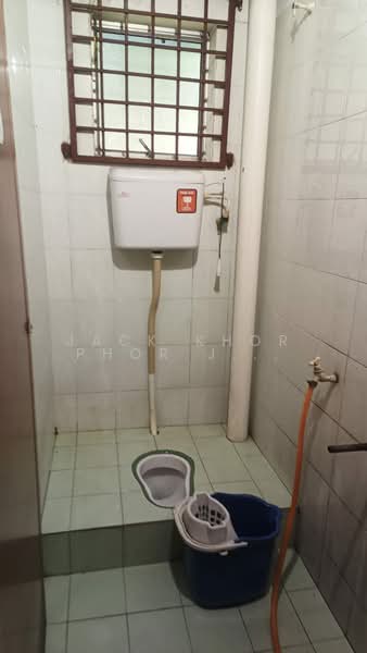 Shop / Office for Rent in Kapar (Selangor) - Jack Khor Phor Jiing - Bathroom - PropertyGuru.com.my