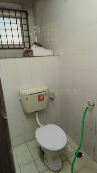 Shop / Office for Rent in Kapar (Selangor) - Jack Khor Phor Jiing - Bathroom - PropertyGuru.com.my