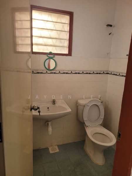 Rumah Teres 2 Tingkat untuk Dijual di Taman Wawasan (Puchong) - Jayden Lee - Bathroom - PropertyGuru.com.my