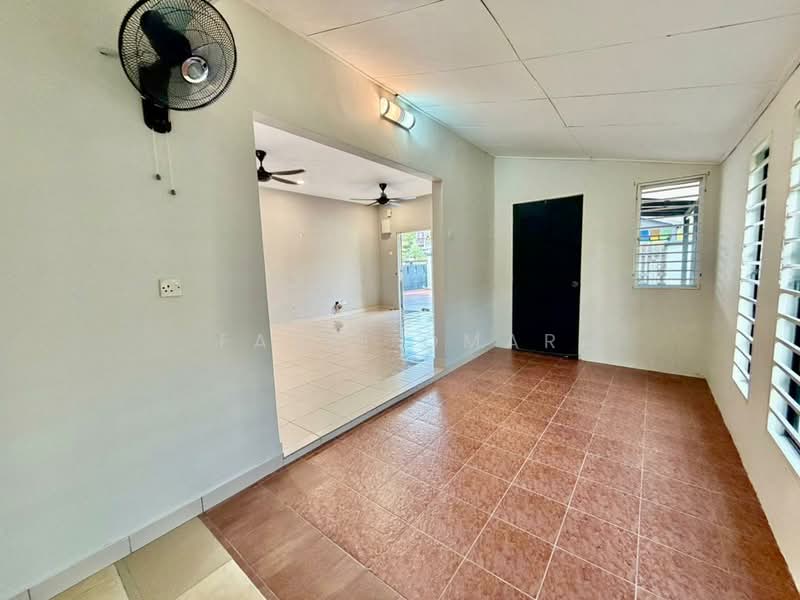 Rumah Berkembar untuk Dijual di Taman Desaria (Nilai) - Fazri Omar - PropertyGuru.com.my