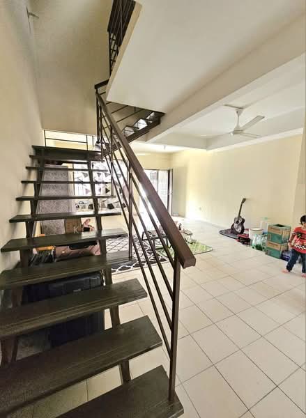 2-storey Terraced House for Sale in Taman Scientex Pasir Gudang (Pasir Gudang) - Kavin Tan - Living Room - PropertyGuru.com.my