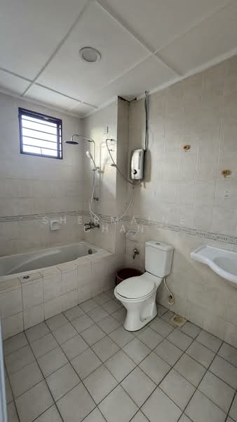 Cluster House for Rent in Taman Mutiara Indah (Puchong) - Shermaine Chan - Bathroom - PropertyGuru.com.my