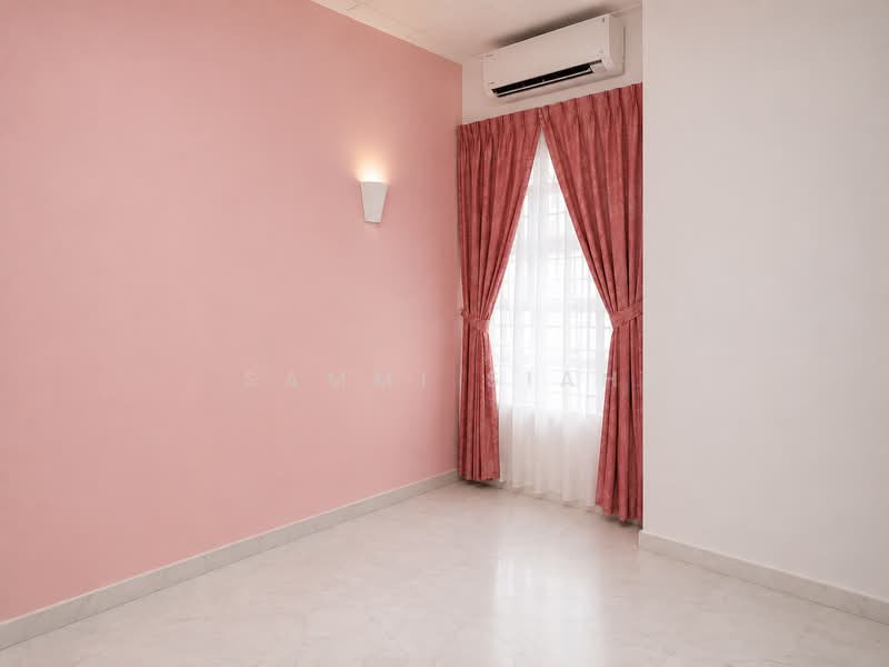 1-storey Terraced House for Rent in Tropicana Indah (Kota Damansara) - Sammi Siah - Master Room - PropertyGuru.com.my