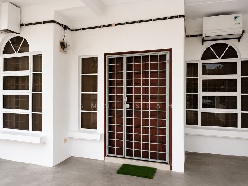 1-storey Terraced House for Rent in Tropicana Indah (Kota Damansara) - Sammi Siah - House Front Door View - PropertyGuru.com.my