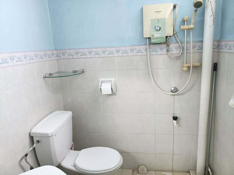 Apartment for Rent at Lake View Suites - Rich Wong - Bathroom - PropertyGuru.com.my