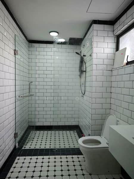 Servis Apartment untuk Disewa di E'Island Lake Haven - Hui Qi - Bathroom - PropertyGuru.com.my