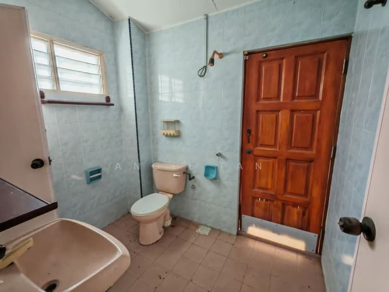 Rumah Teres 2 Tingkat untuk Dijual di BANDAR PUCHONG JAYA (Puchong) - Angel Tan - Bathroom - PropertyGuru.com.my