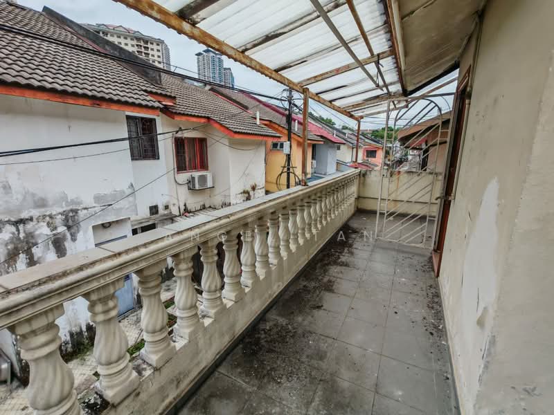 Rumah Teres 2 Tingkat untuk Dijual di BANDAR PUCHONG JAYA (Puchong) - Angel Tan - Balcony - PropertyGuru.com.my