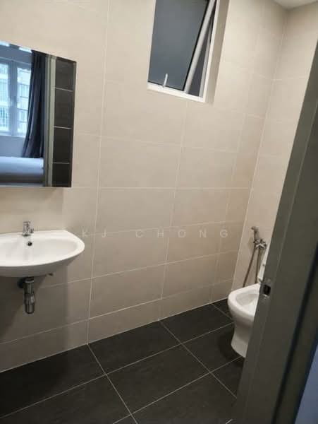 Service Residence for Sale at Pinnacle Sri Petaling - KJ Chong - Bathroom - PropertyGuru.com.my