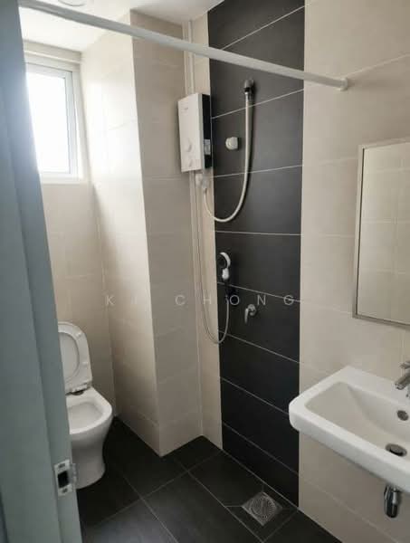 Service Residence for Sale at Pinnacle Sri Petaling - KJ Chong - Bathroom - PropertyGuru.com.my