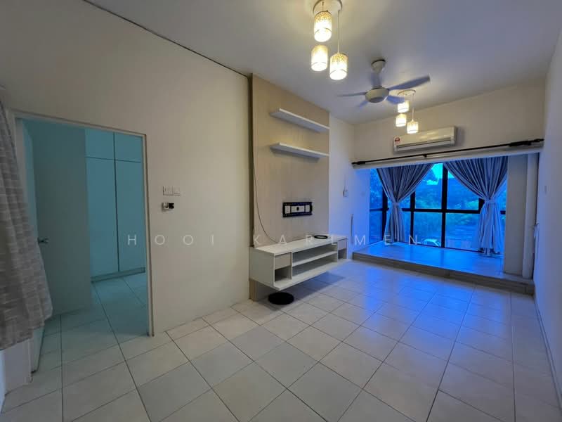 Townhouse for Sale in Kampung Sungai Kayu Ara (Petaling Jaya) - Hooi Karlmen - Living Room - PropertyGuru.com.my