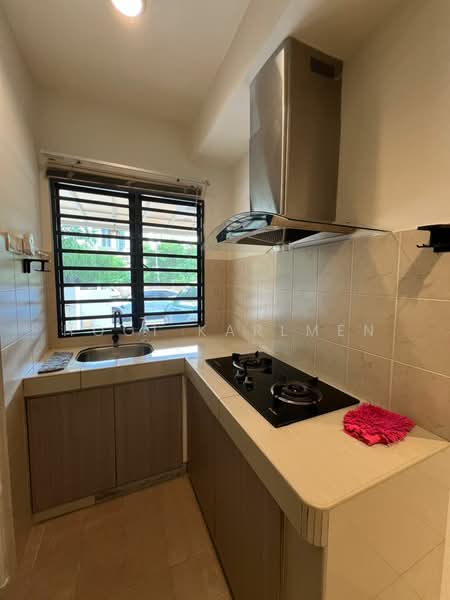 Townhouse for Sale in Kampung Sungai Kayu Ara (Petaling Jaya) - Hooi Karlmen - Kitchen - PropertyGuru.com.my