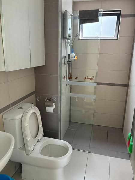 Kondominium untuk Dijual di The Z Residence - Karl Lua - Bathroom - PropertyGuru.com.my