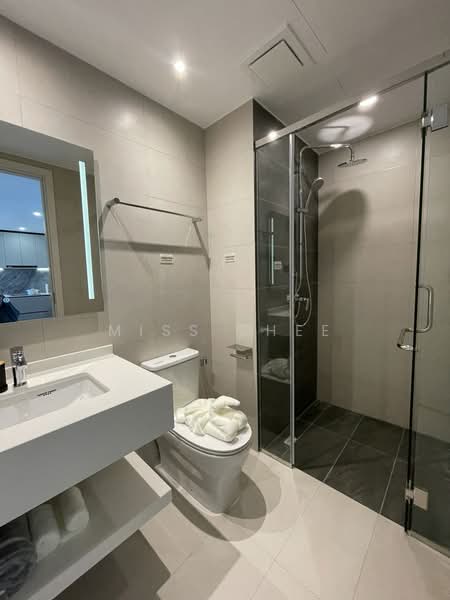 Apartment for Sale at R&F Princess Cove Phase 3-New Casa Suites - Miss Shee - Bathroom - PropertyGuru.com.my